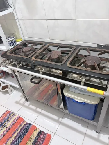 FOGÃO E FORNO INDUSTRIAL METALMAQ!!! ÓTIMO ESTADO