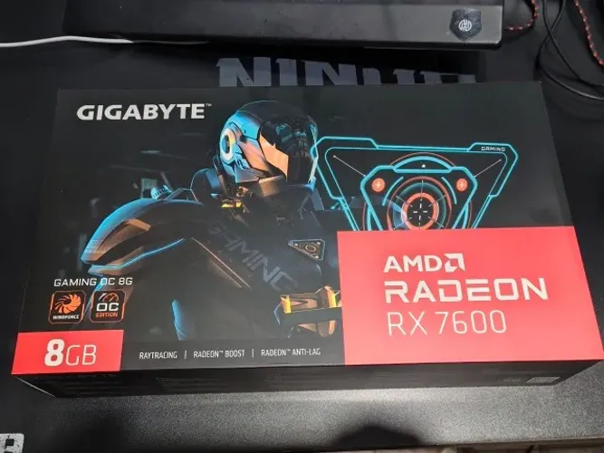 RX 7600 Gigabyte NOVA lacrada