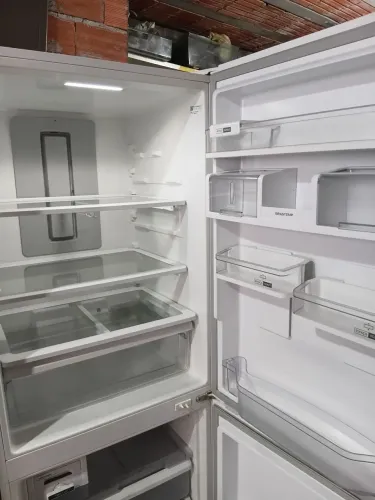 GELADEIRA NOVA NUCA USADA
