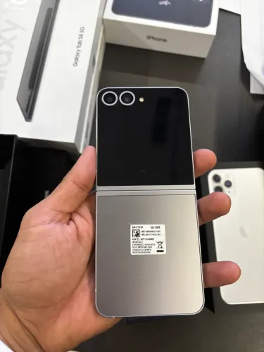 Galaxy Z Flip 6 - 256gb