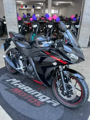 YAMAHA R3 ABS IMPECAVEL. VALE A PENA CONFERIR.