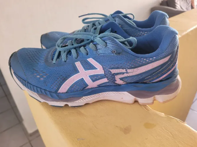 Tenis 60% off.