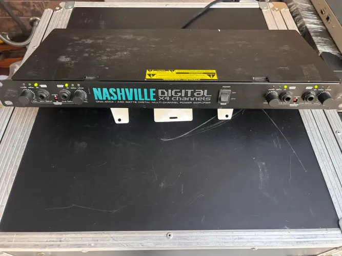 Amplificador Nashville Digital DNA-4004 | 4 Canais (440W RMS)