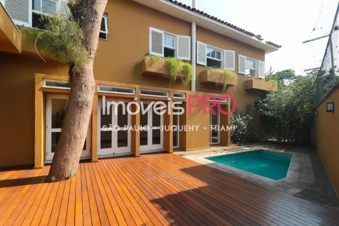 Casa em Condominio 04 suítes 465mts a venda no Morumbi