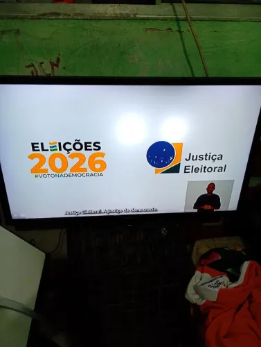 Vendo uma TV smt de 32