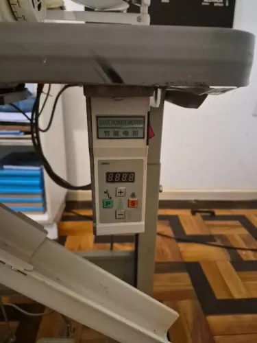 Máquina Overlock 4 fios 220v