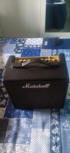 Amplificador Marshall Code 25