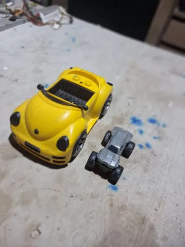 2 carrinho plastico