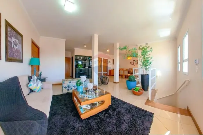 Casa à venda no Jardim Belvedere - Área gourmet com churrasqueira e piscina
