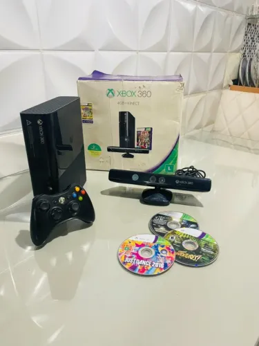 Xbox 360 SUPER SLIM NA CAIXA - TRAVADO COM EXPLOIT