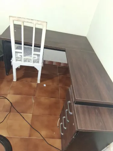 Mesa  de escritorio formato em L 