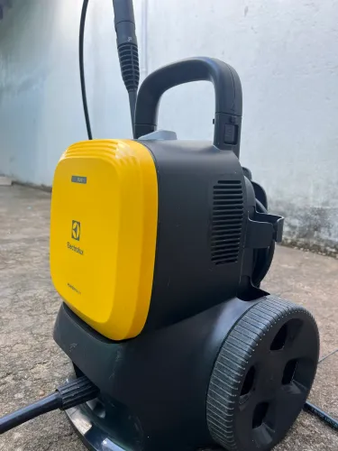 Lavadora de alta pressão Eletrolux POWERWASH 
