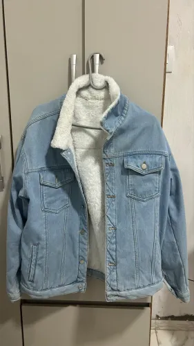 VENDE-SE JAQUETA JEANS