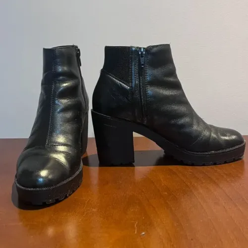 bota arezzo de couro cano curto preta 36