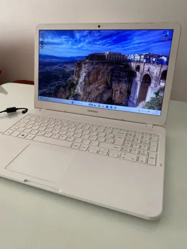 Samsung ExpertX40 + carregador + case