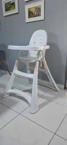 Cadeira de alimentação infantil GALZERANO.