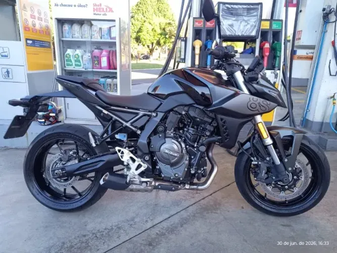 SUZUKI GSX-8S - 2025 - PRETA