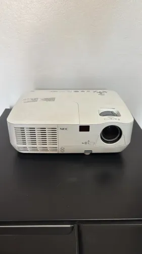 Projetor NEC NP115 - Excelente Estado