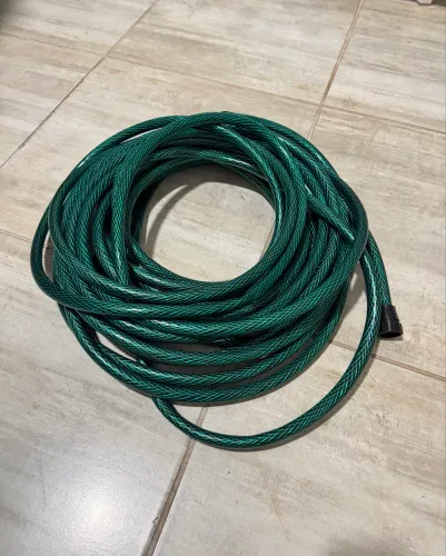 Mangueira de Jardim Trançada Verde 15 mt - Ótimo Estado R$ 25,00