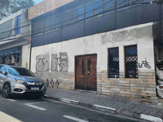 Imóvel comercial com 622m2 à venda na região central de Guarulhos.