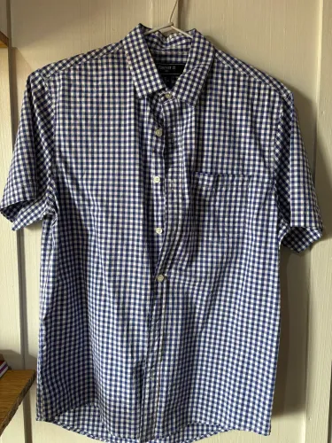 Várias roupas novas e seminovas