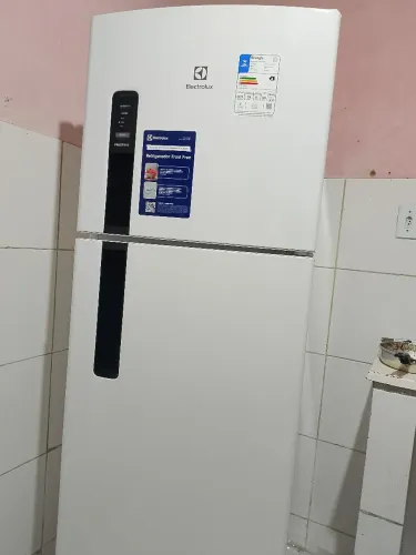 Geladeira Electrolux Frost Free - Estado de Nova, 1 Mês de Uso