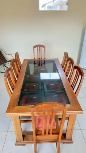 Mesa de Jantar em Madeira com tampo de Vidro + 8 Cadeiras