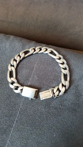 Pulseira grossa  Prata Pura ,/ sem trocas .