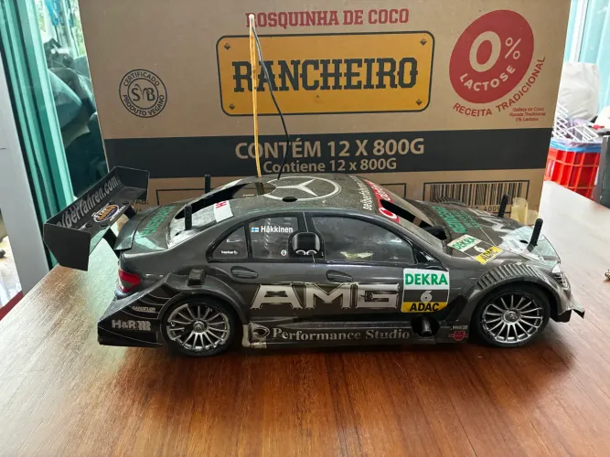 Carrinho de Controle Remoto a Gasolina