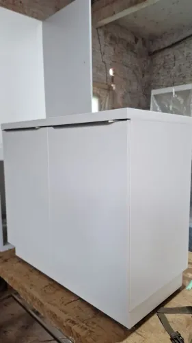 Balcão tipo armário 100% em MDF