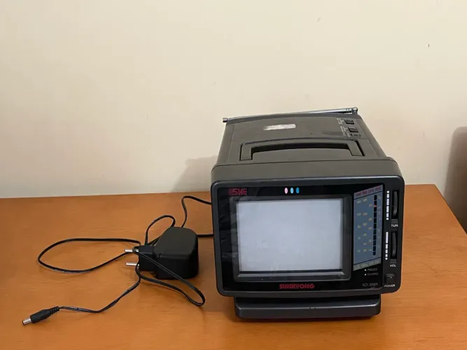 TV CRT de Tubo portátil Colorida