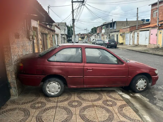 Volkswagen Logus 1.8 / CLI / CL (álcool) 1994