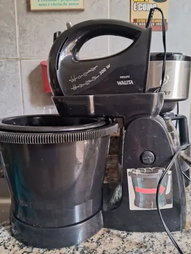 Batedeira semi nova.