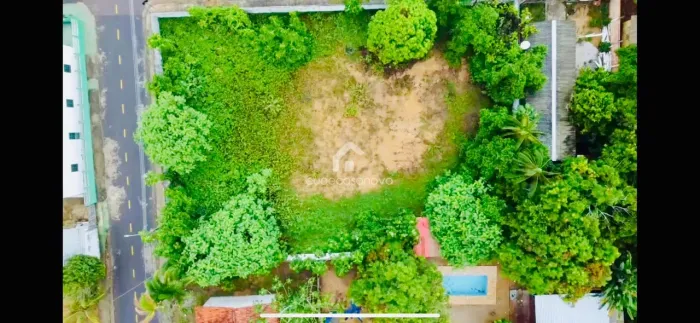 Terreno de esquina 1260m2, murado, plano, Novo Airão