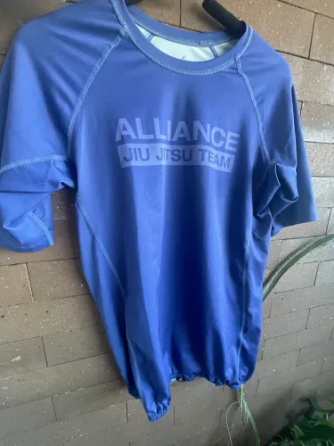 Rashguard azul alliance