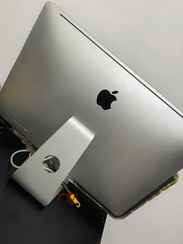 iMac 27" (2019) - Para Retirada de Peças / Componentes (Sem HD)