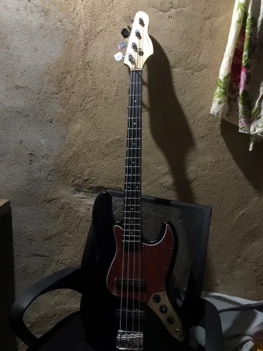 Título: Contrabaixo Giannini Jazz Bass GB100 - 4 Cordas - Estado de Novo