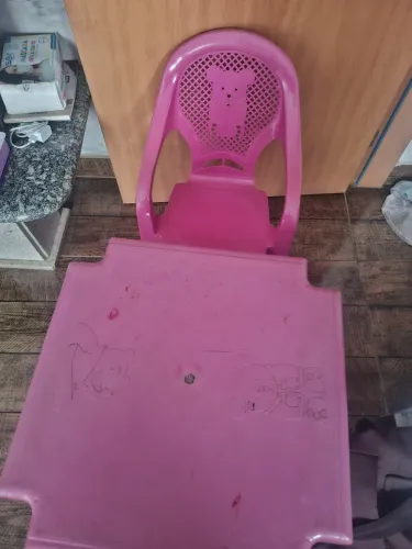 Mesa e cadeira infantil