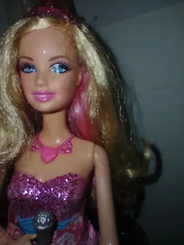Boneca Barbie pop star