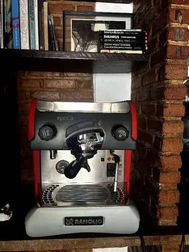 Cafeteira espresso profissional RANCILIO EPOCA italiana vermelha