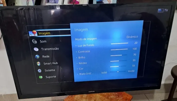 Smart TV Samsung 32" HD (UN32J4300AG) Defeito