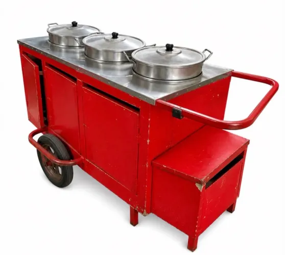 Vende-se carrinho de caldo com 3 tachos