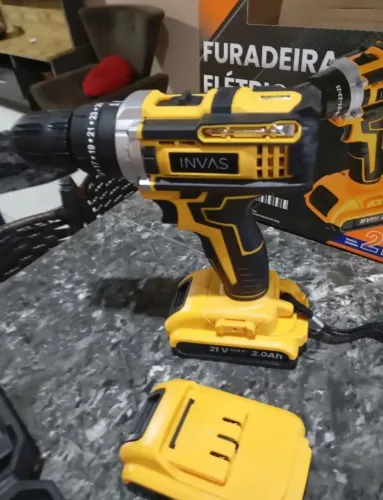 Kit Parafusadeira Completo - 2 baterias - carregador bivolt + acessórios