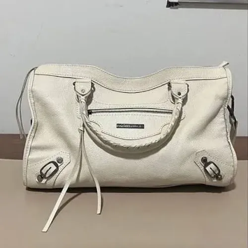 bolsa transversal em couro Constance <br>tamanho grande<br>bolsa em excelente estado, seminova