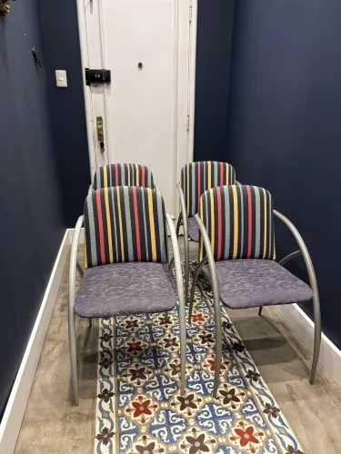 Conjunto de cadeiras de jantar