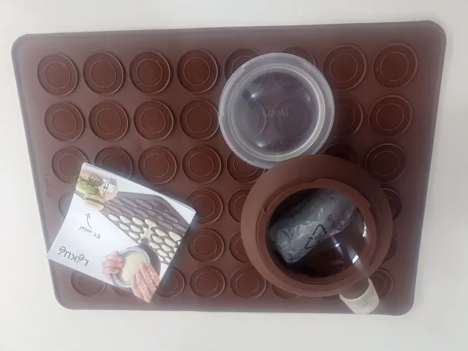 Kit para fazer macarrons marca Kékué novo