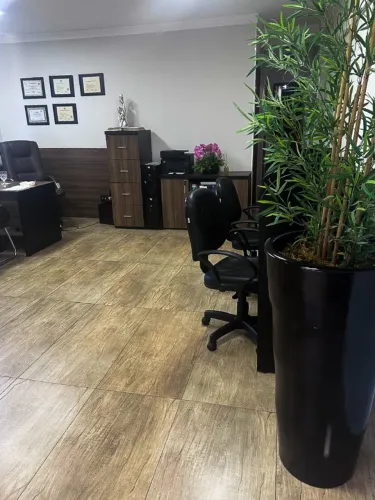 SALA COMERCIAL PARA LOCAÇÃO COMPLETA COM TODOS OS MOVEIS - REGIÃO CENTRAL DE MARINGÁ