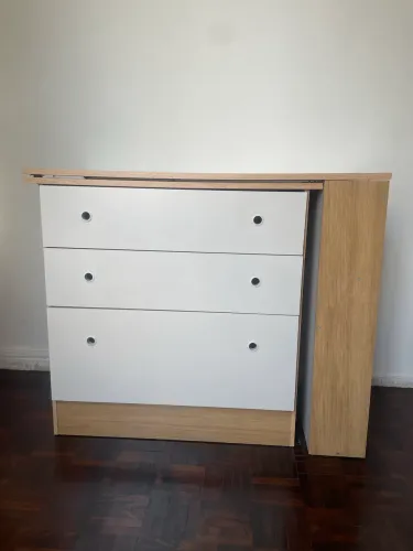 Cômoda com escrivaninha para home office