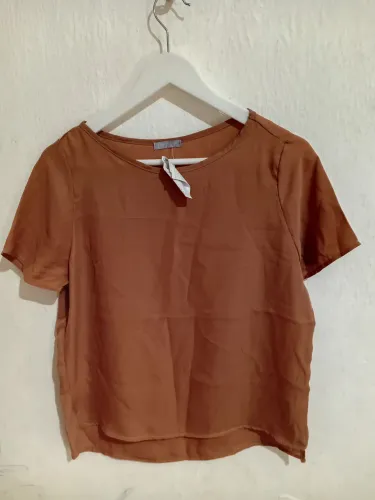 Camiseta em crepe nova 30,00 DWZ Pegar em piedade