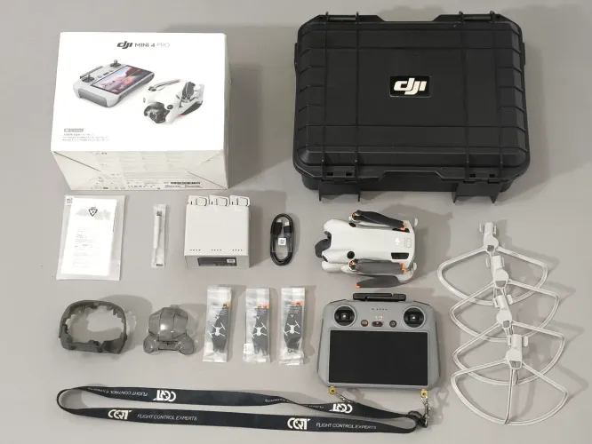 Dji mini 4 pro combo fly more plus com tela